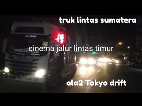 pesona-truk-indonesia-di-jalan-lintas-sumatera