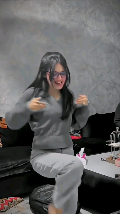 iqra kanwal dance #iqreeb #sistrology #tiktok #iqrakanwal #vlog #trending #areebpervaiz #dance