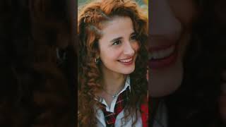 Benim Için Şu An Yürüyen Bir Espri Gibisinleyla Barçin Şlerim Çın