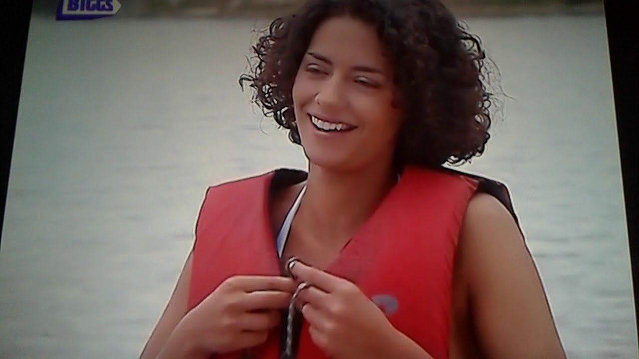 Morangos com Açúcar 4 Férias de verão - Luna quase atira Sofia á Água (desculpem a qualidade)