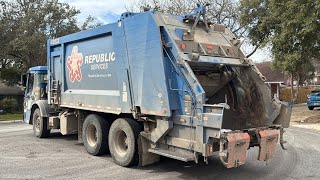 Information Republic Services Mack LR Heil 5000 Rear Loader Garbage Truck Guide