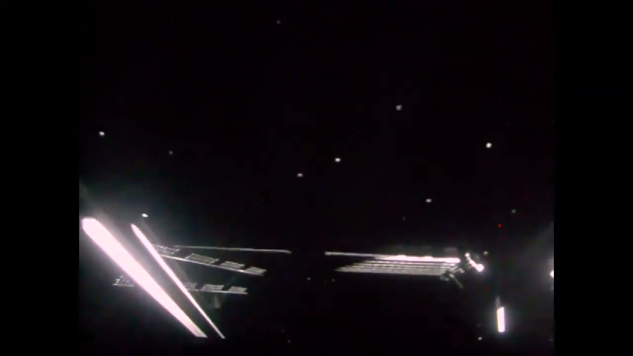 Starship pilot sings "Oh Susanna" while comvid-channel is open