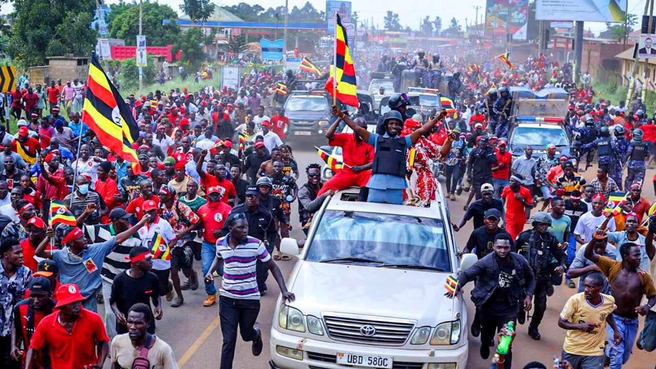 Mbale Turns Red: Bobi Wine Receives Hero’s Welcome in Mbale Tens of Thousands Paint streets red.