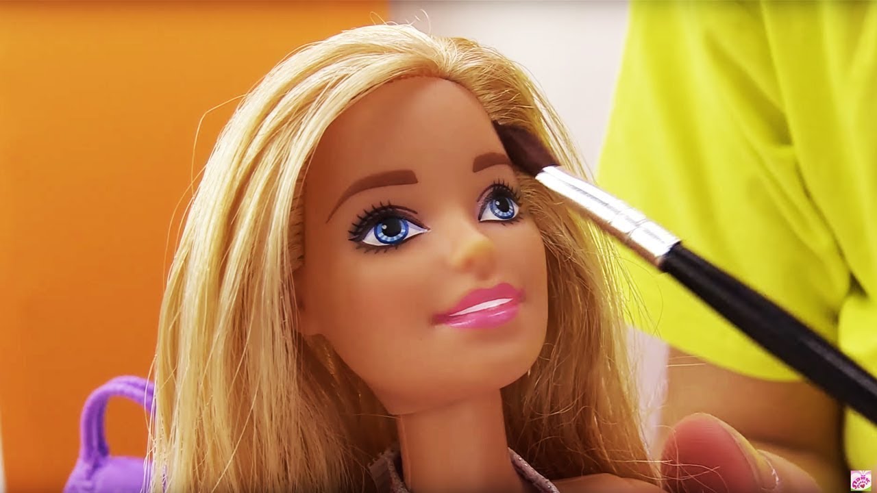 mar on X: fui uma criança jogos de maquiar da barbie   / X