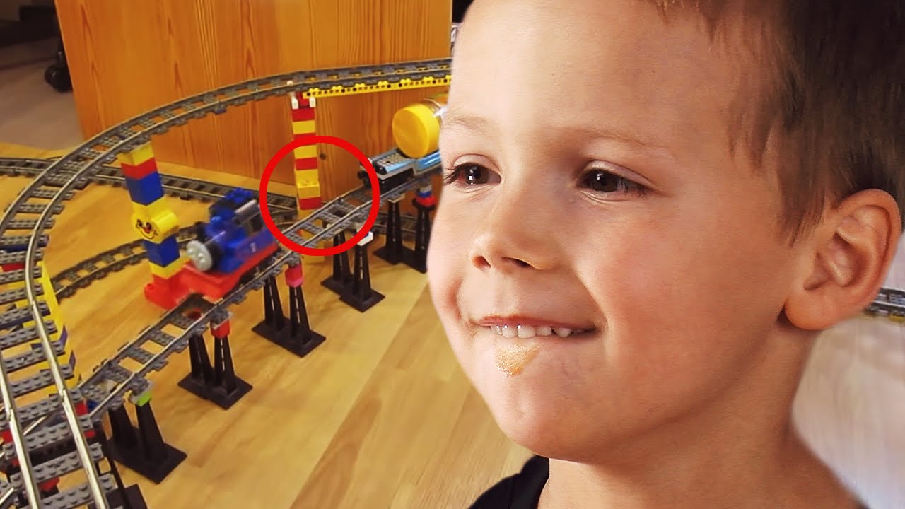 THOMAS The Tank Engine Train Delivers Peanut Butter (With BEN) | ocUKids