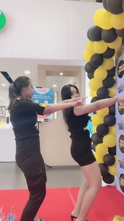 Karina balon #viral #gemoy #hijaber #shortvideo #dance #goyang #joget #hijab #jilbab #hijabstyle