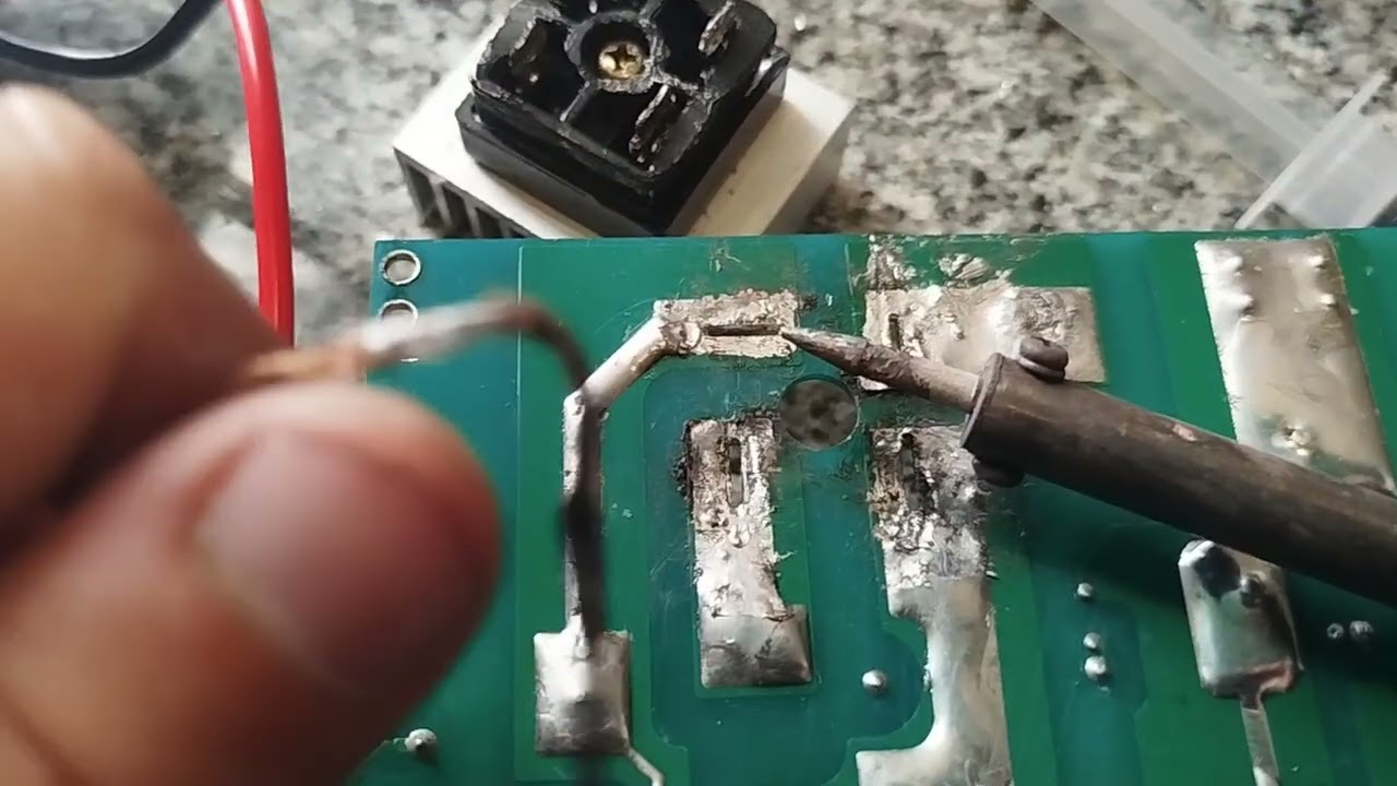 Como desoldar puente de diodos de soldadora inverter.kbpc (pines rectos)  soldador de 150w parte 1/3