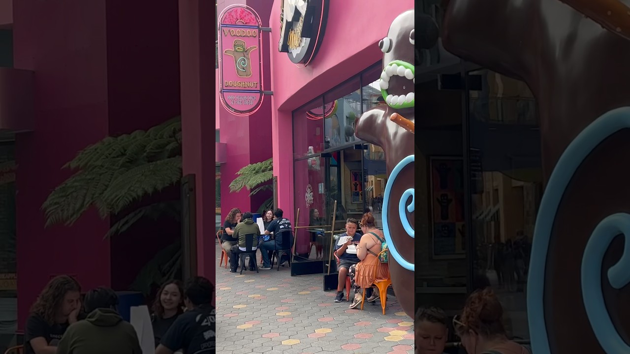 Voodoo Doughnuts Universal City Walk Hollywood 