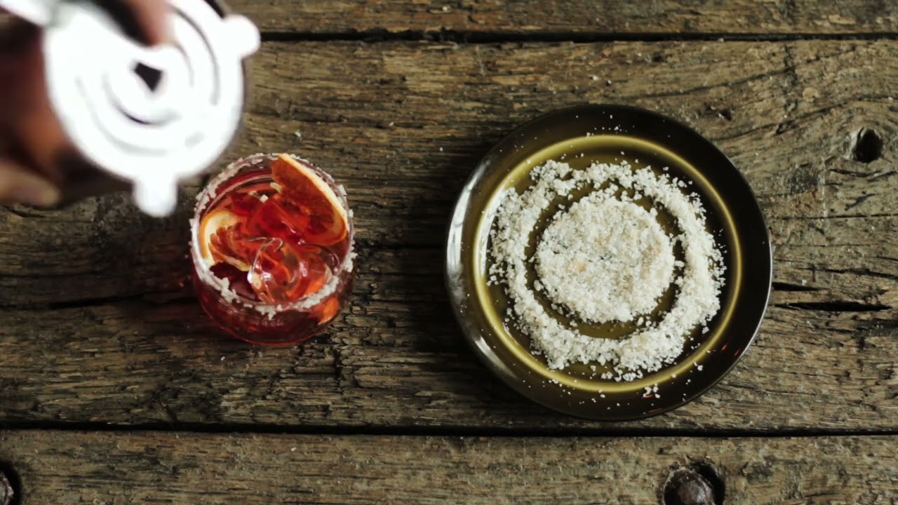 SALTVERK - A cocktail with Birch Smoked Salt