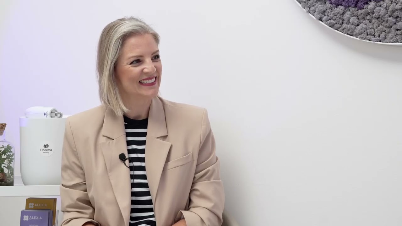 NEPOČÚVAJTE ICH! 🤫 | 7 Najväčších Mýtov o Liftingu Bez Ihiel – Hovorí Alexia Clinic