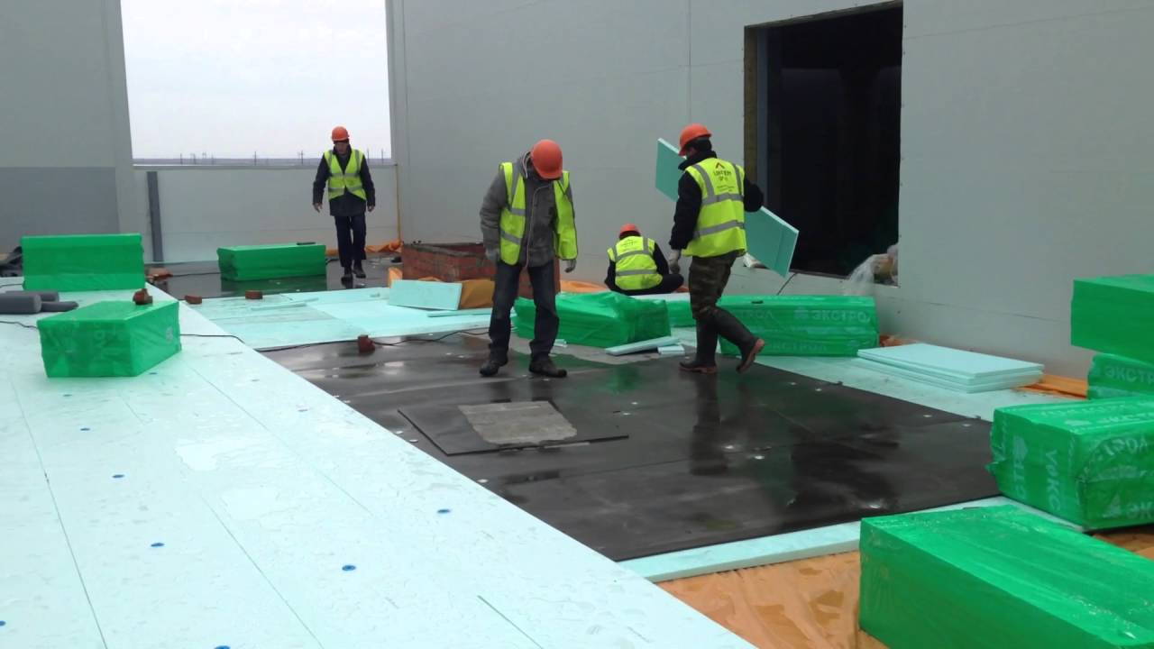 Монтаж утеплителя на кровле ТЦ СтарСитиМолл - YouTube