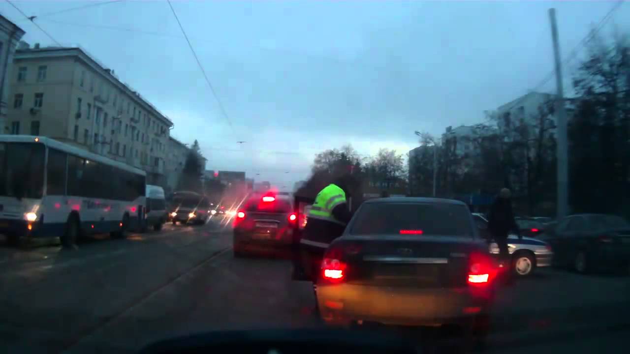 Разборка Водитель приоры и ДПСник - YouTube