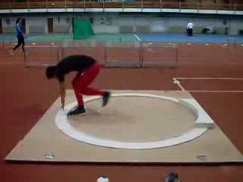 Trening bacanje kugle (training shot put)