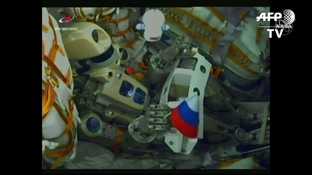 Russia sends ‘Fedor’, its first humanoid robot into space - YouTube