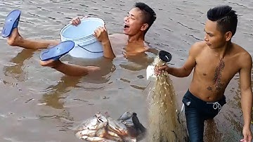 Lần Đầu Thả Lưới Bắt Cá Ở Suối và Cái Kết Uống No Nước | Duy Hồng Vlogs