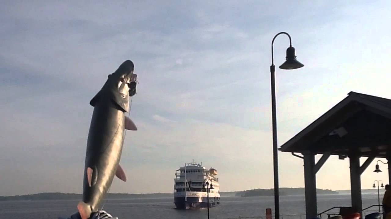 Cruise Ship Pulls Into Clayton, New York On 5/26 YouTube