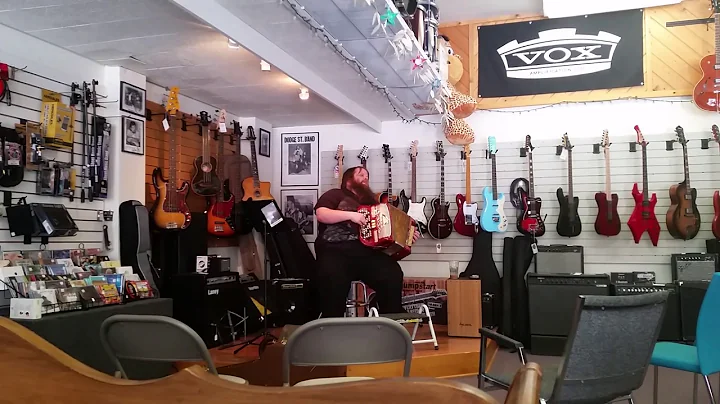 Bob Hiltunen on the accordion at Good Times Music ...