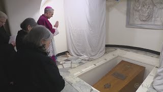 Pope Benedict buried in crypt under St. Peter