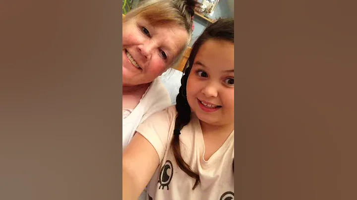 My sis taking a vido when my nan thinks that she i...