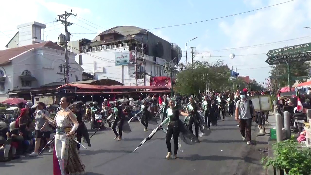 Keren !!!!! SMP DOMINICO SAVIO SEMARANG . Senior Brass . Street Parade HB Cup 2019