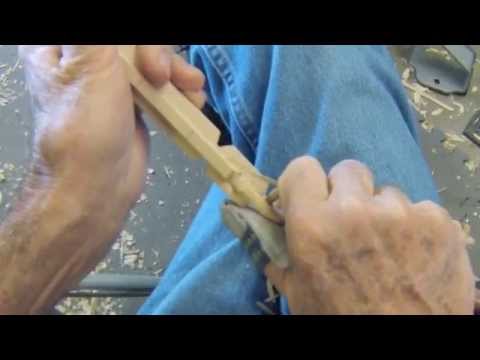 Carving A Neck Chain With A Bench Knife By Darryl Easter Youtube