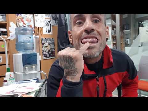 Como se hace el piercing de la lengua,piercing lengua,piercing punta lengua,surface lengua