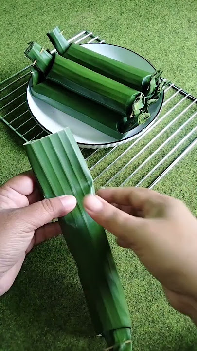 Cara mudah membungkus lontong pakai daun pisang #short