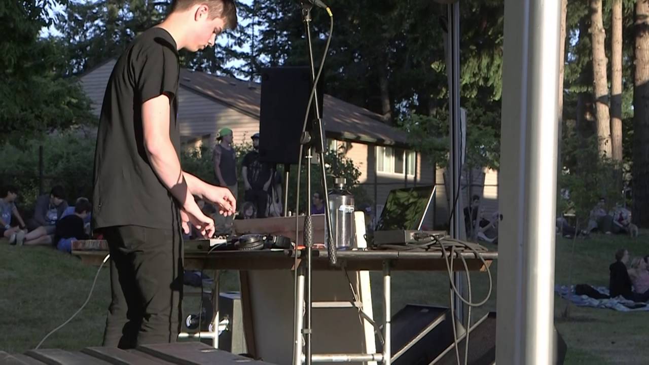 #02 Max Moore at VARSA-Ober Park Vashon Strawberry Festival 2016