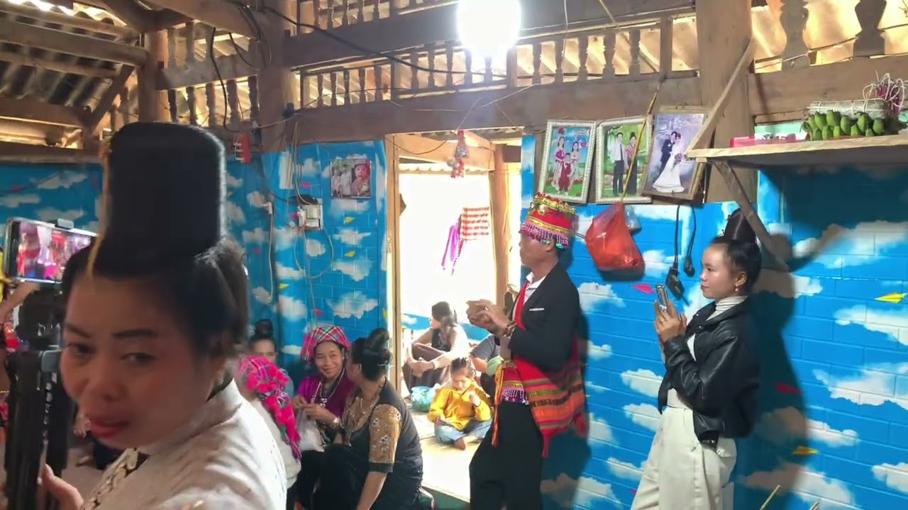 Mùng 6 Tết tại nhà quàng HIỂNG mới pi nọng tỏn đé nớ 