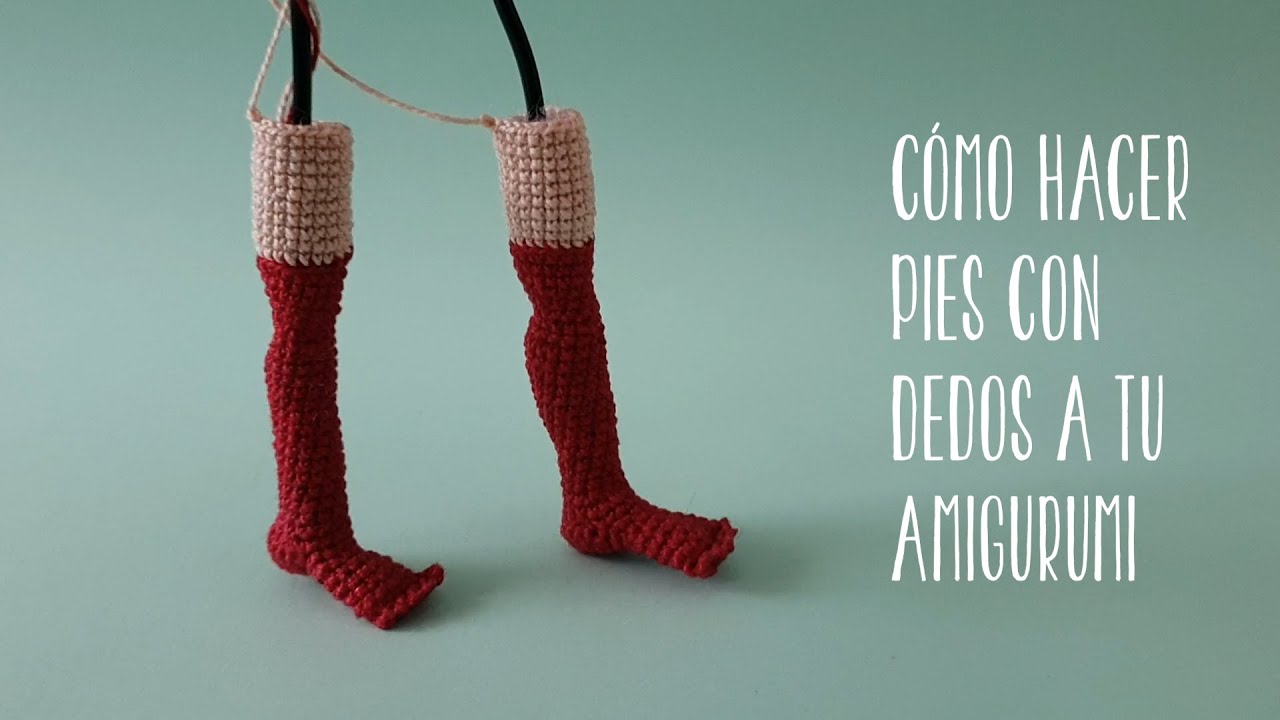 PIES CON DEDOS MUÑECA AMIGURUMI