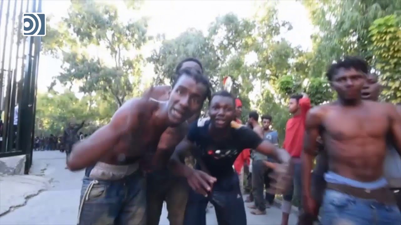 Cerca de 400 inmigrantes entran en Ceuta tras un salto masivo a la valla