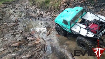 Rc Trailing in the mud with the Vaterra Ascender and Axial SCX10