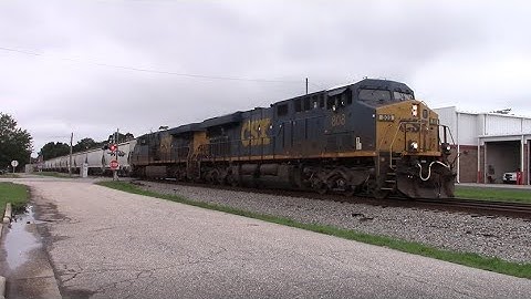 Rare Hybrid 2nd Gen K5HLA on CSX ES44AH 808 leads CSX M653-18