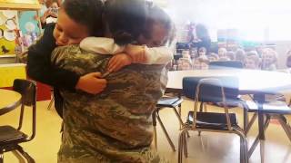 Deployed Mom Surprises Her Kids in Their Classroom