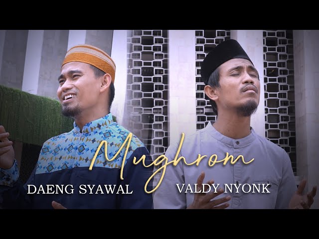 SHOLAWAT MUGHROM - VALDY NYONK Feat DAENG SYAWAL (COVER) class=