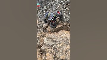 Black #elementecto doing it easy #rockcrawlerrc #outdoors #crawlerrc #rc #ecto #course #rccar
