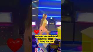 pasimpleng naglalakad si lovely kimmy papuntang stage #kimpau #kimchiu #ctto #itsshowtime #shorts