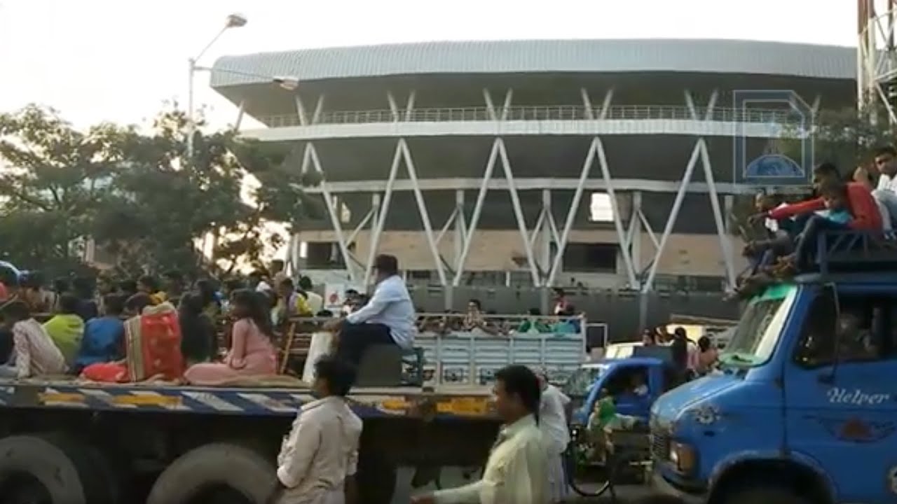 Chhath Devotees Crowd in front of Eden Gardens Stadium Kolkata