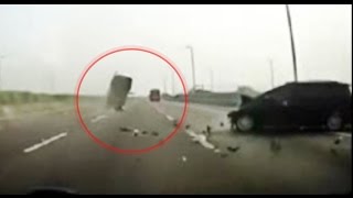 Самые Страшные Аварии на дорогах России и Казахстана. EXCLUSIVE _2013-2014 видео Самые жёсткие и страшные аварии 2015 (с информацией по авариям)
