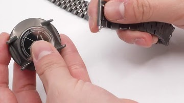 How to attach and close your Nordgreen Link Strap