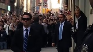 Crowds flock to Obama in NYC