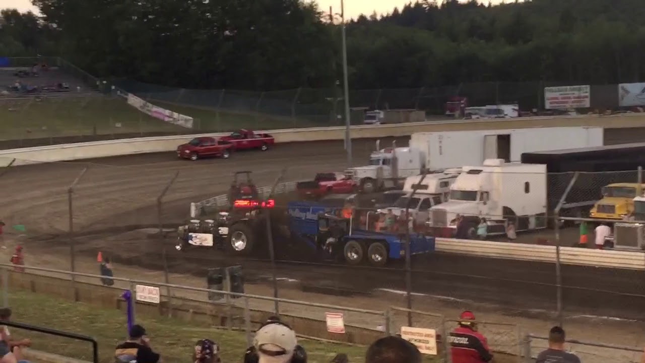(3) Engine Sled Pull Tractor - Skagit Sled Pulls 2018 - YouTube