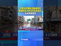 台南仁德水管爆裂.地基被掏空 馬路驚見2米坑洞「生吞電杆」 泥水倒灌民宅 #地基掏空 #台南