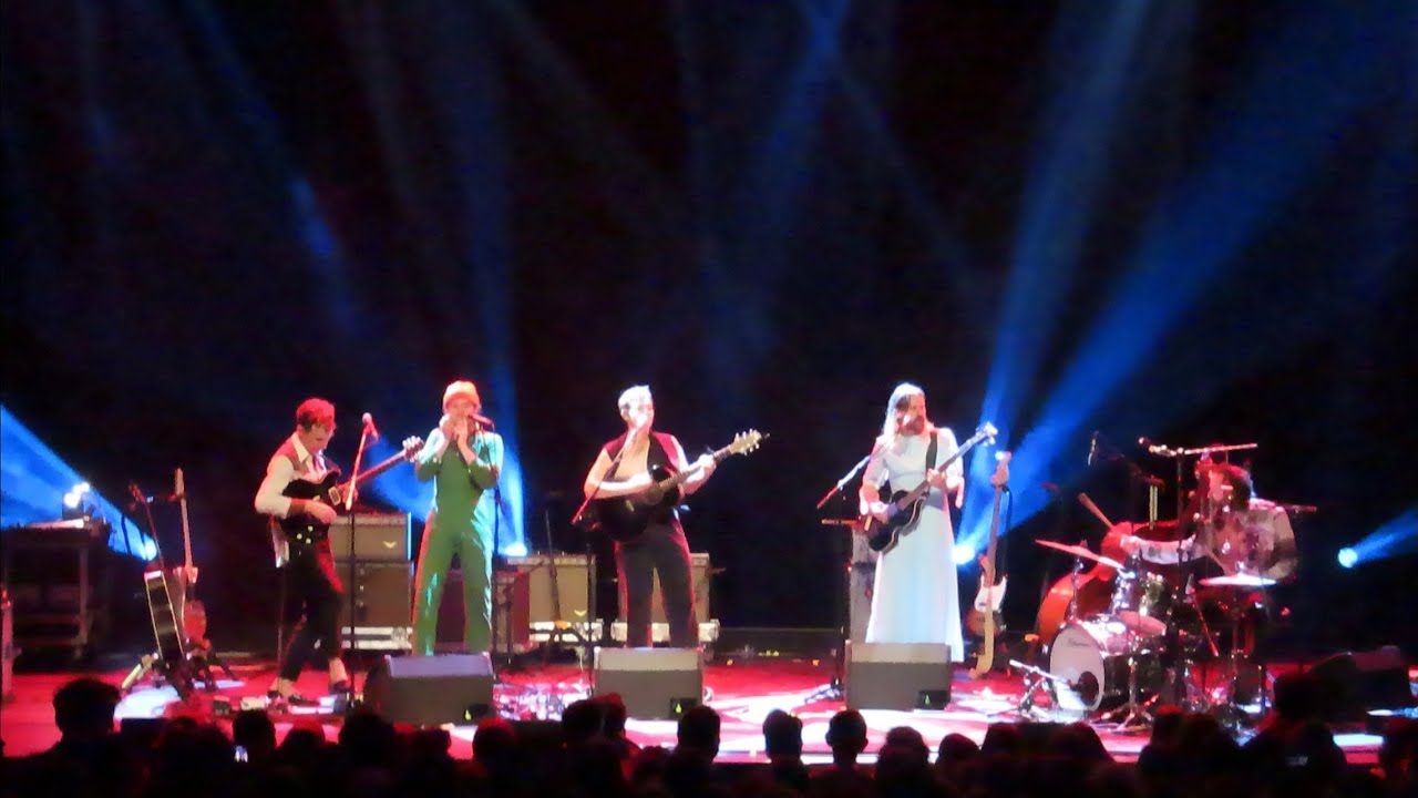 Spud Infinity - Big Thief 16-apr-2023 Oosterpoort Groningen - YouTube