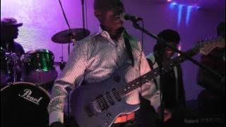 Nkodo Si Tony au Bikutsi La Cour des Grands  Ngoan Ezoum