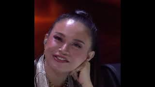 Mbak Rosa Terkesima dengan Tatapan Nyoman Paul