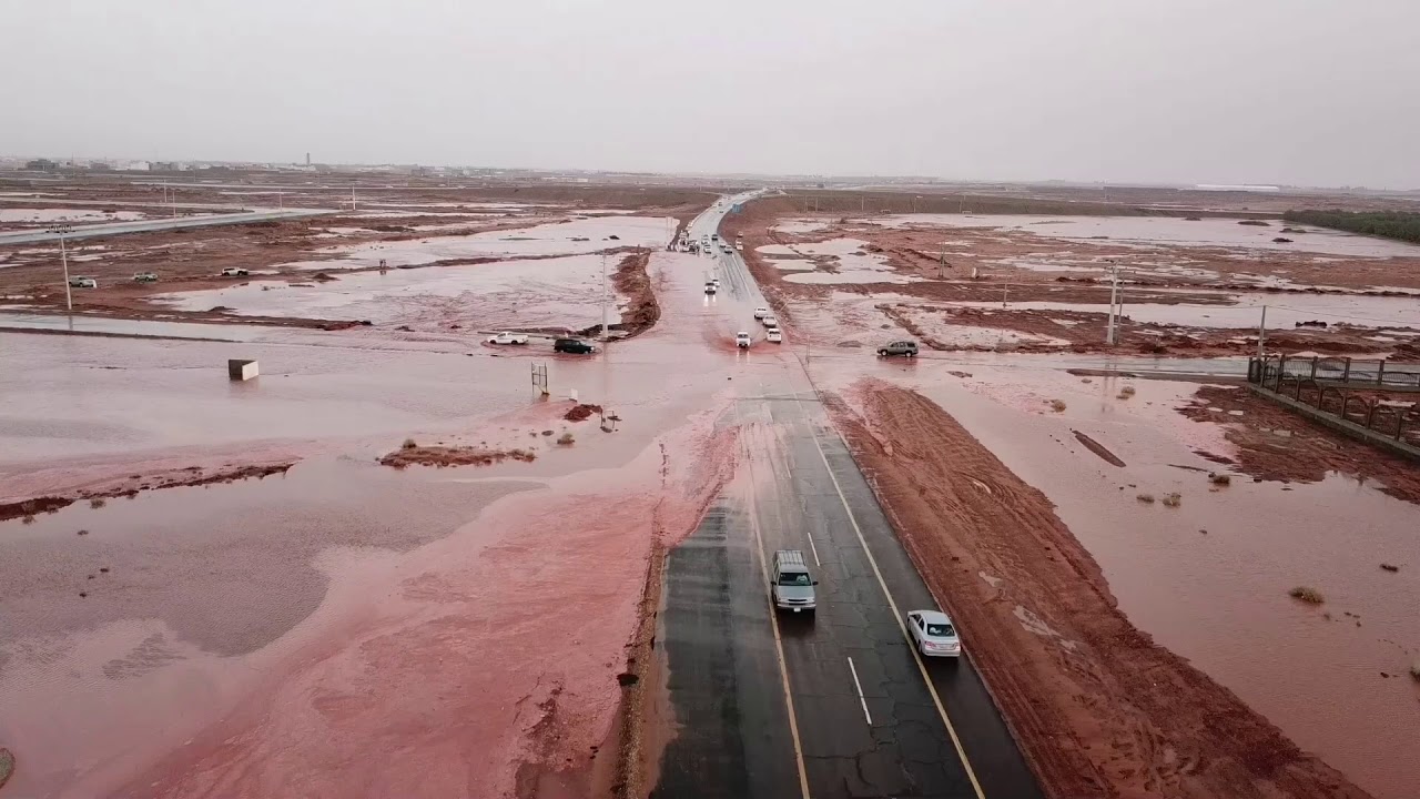 تصوير جوي لأمطار رياض الخبراء الجمعة 1439/7/20