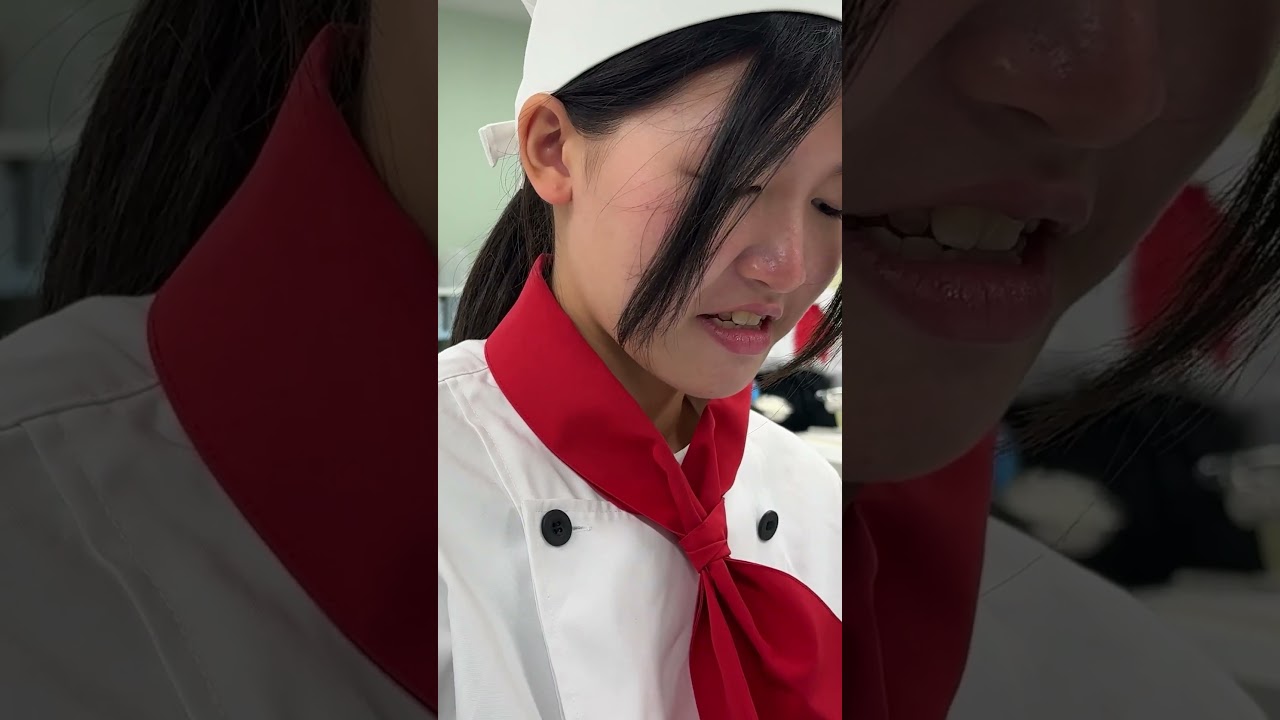 600 High School Girls Destroy their School's Friday Lunch Buffet!