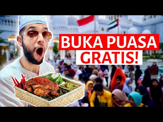 They Give Me Free Iftar In Jakarta Indonesia!🇮🇩 - Ramadan In Indonesia! class=