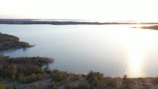 Strandtomt med vackert västerläge i Berghamn, Hammarland.